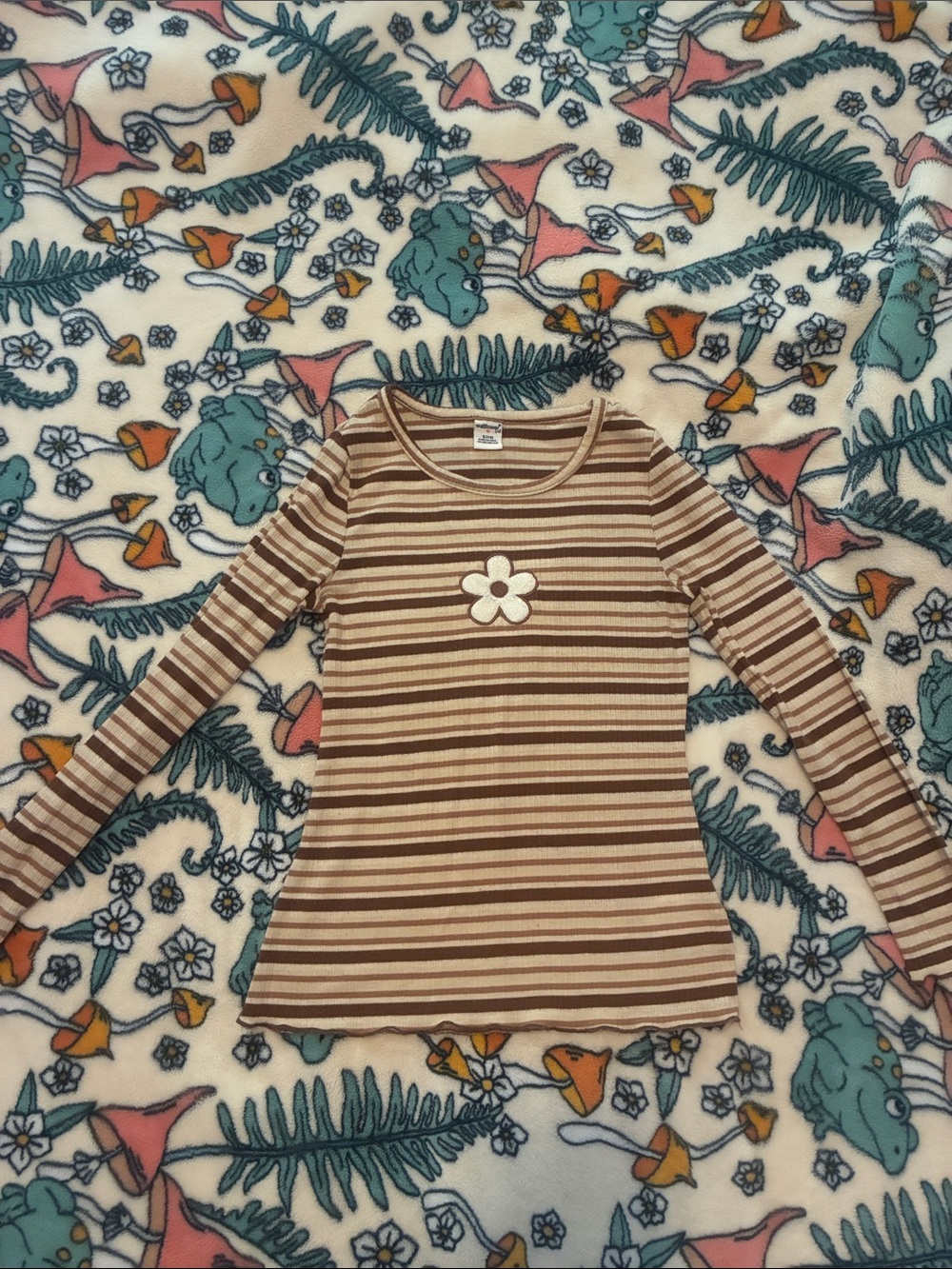 Girls size 7/8 Wallflower long sleeved top